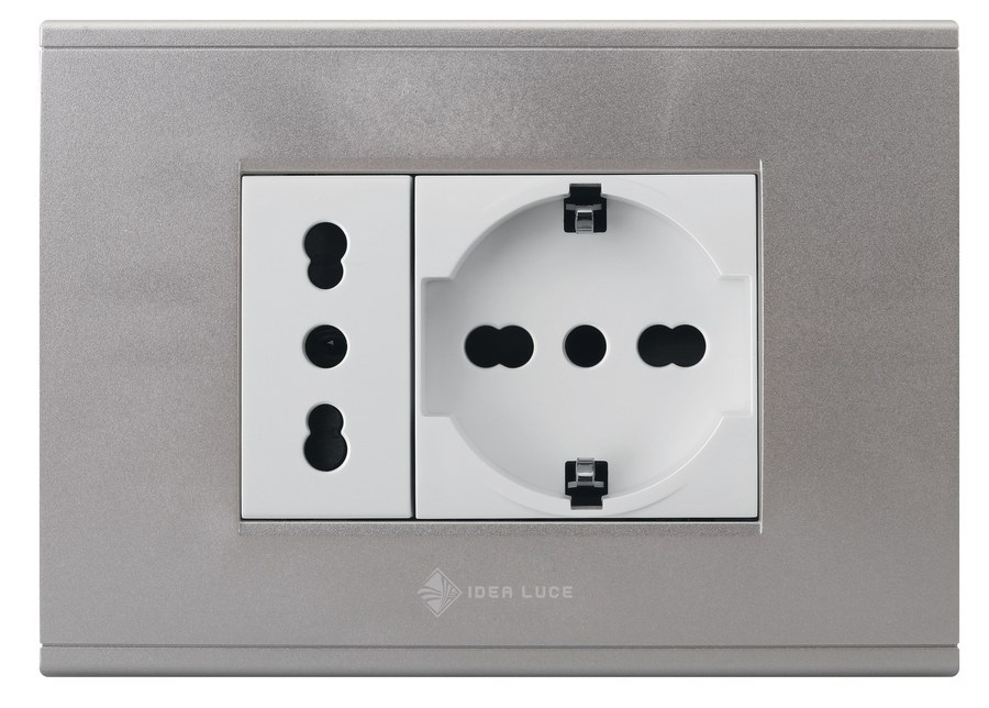 Alluminio argento — Bipasso + Schuko, moduli bianchi